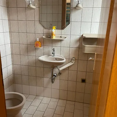 Grosse Haus Fuer Bis Zum 13 Leute 아파트 *